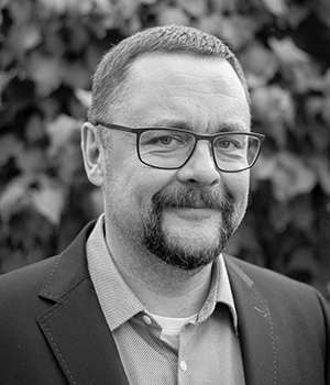 Erik Hjort : Head of Finance and Administration